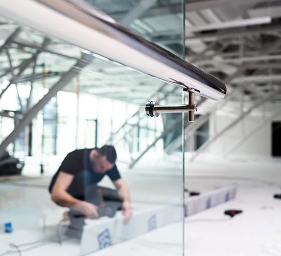 Oviedo, FL highly skilled glass repair technicians