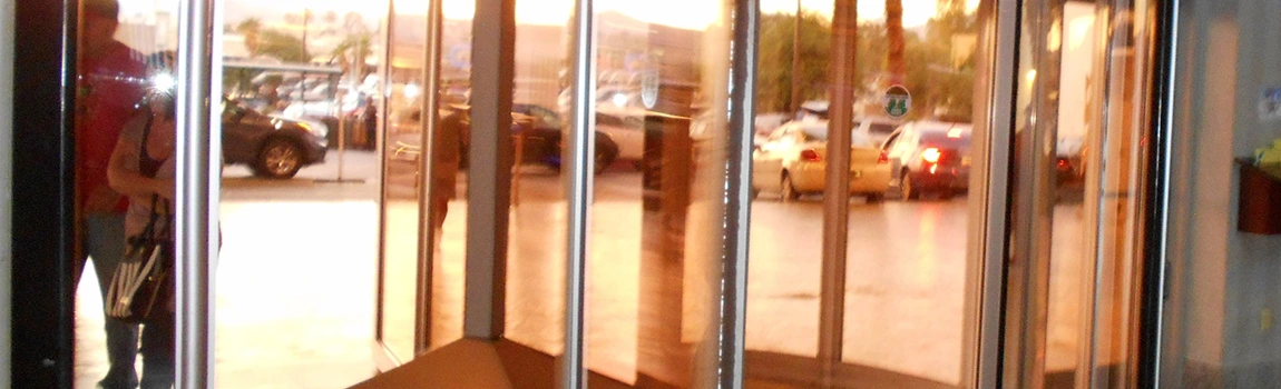 Storefront Glass Repair Cost in Oviedo